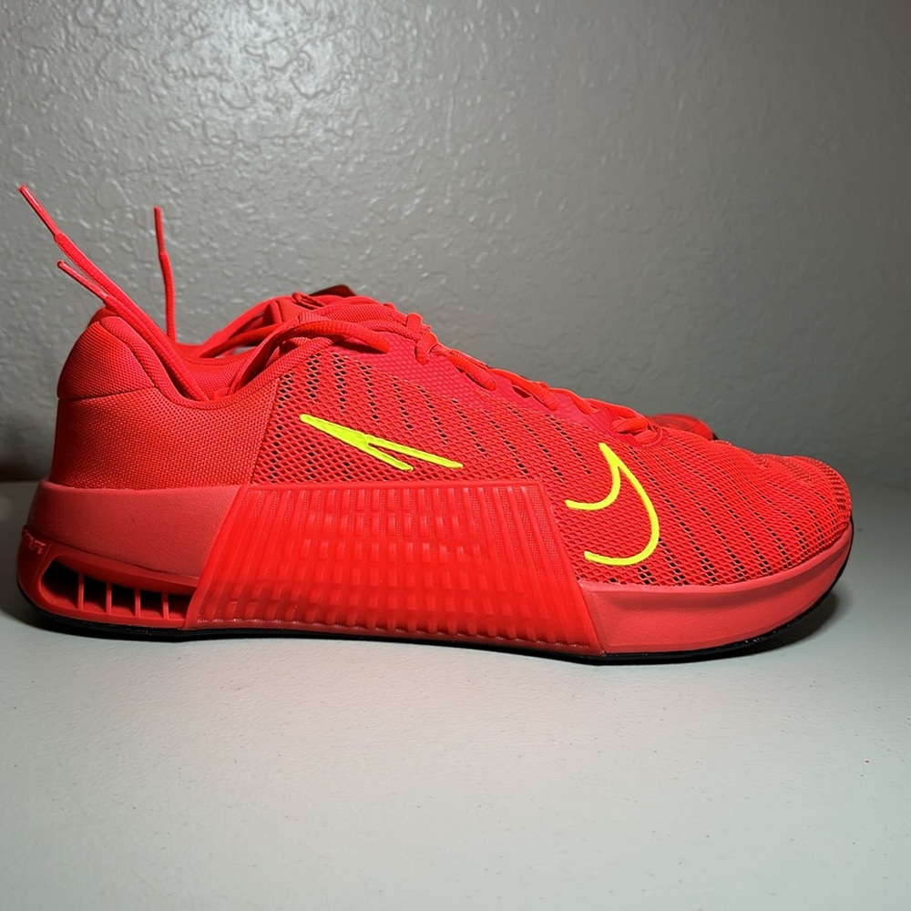 NIKE METCON 9 NEW, size 14 men’s , 15.5 women’s, very comfy, last one! DZ2617601